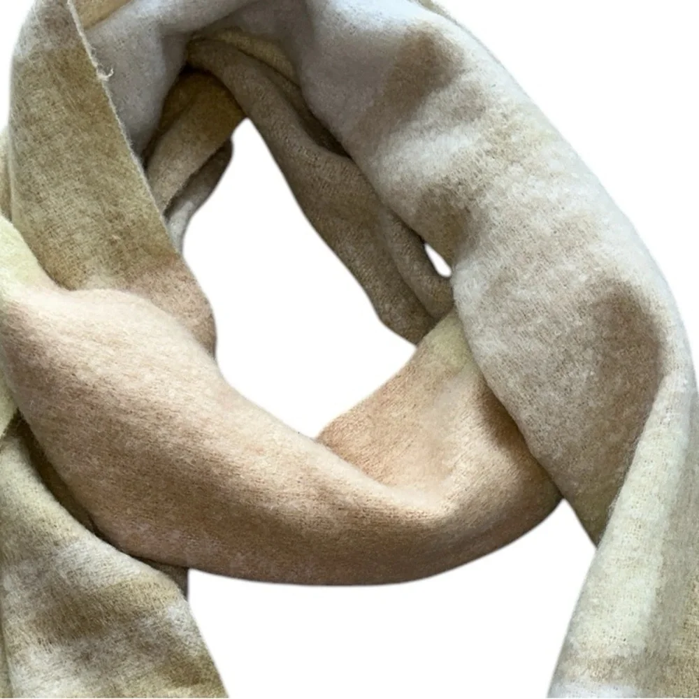 NWOT BY ANTHROPOLOGIE Elegant Beige and White PASTEL Fringe  Blanket Scarf